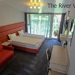 The River Village 호텔