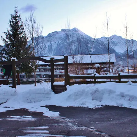 Hotel The River Village