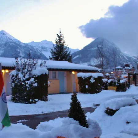 Hotell The River Village Interlaken