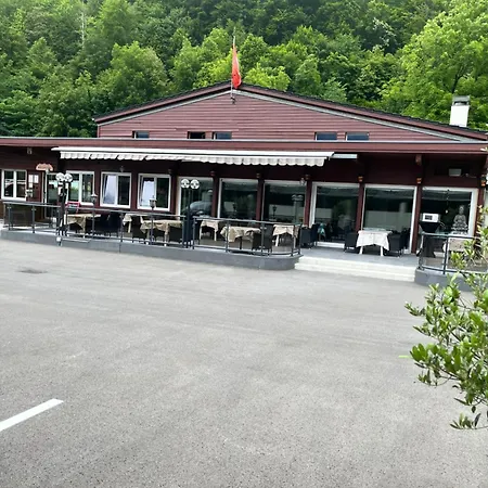Hotell The River Village