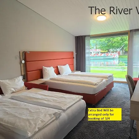 The River Village Hotell