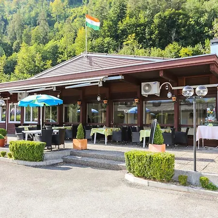 Hotell The River Village Interlaken