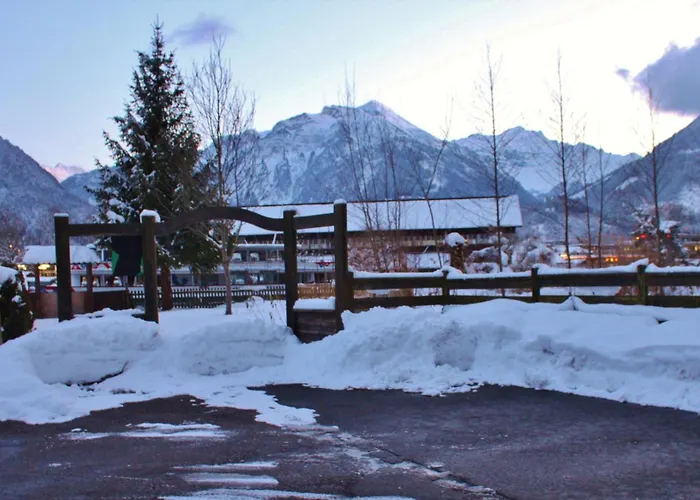 Hotel The River Village