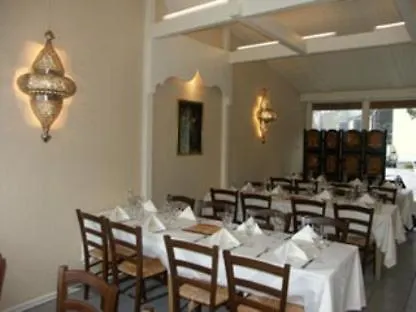 Hotel The River Village