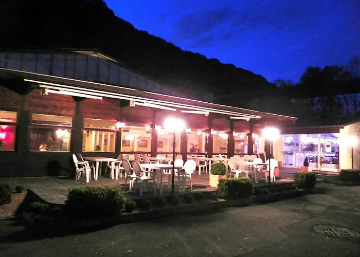 Hotel The River Village